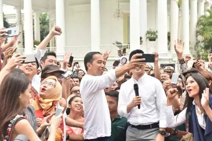Jokowi menteri muda