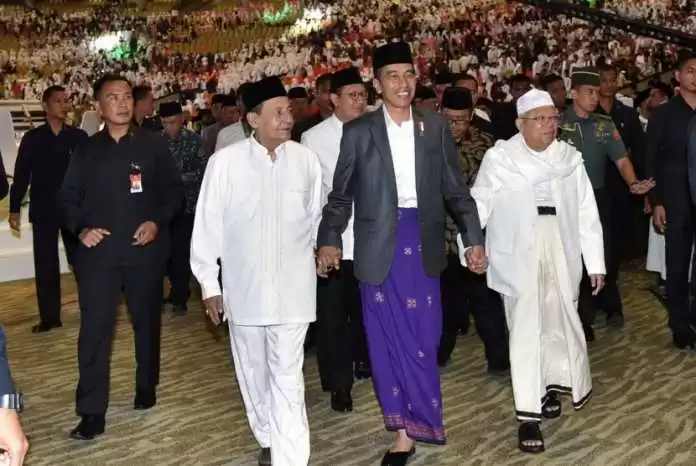 Gaya fashion Jokowi politik layar kaca politainment