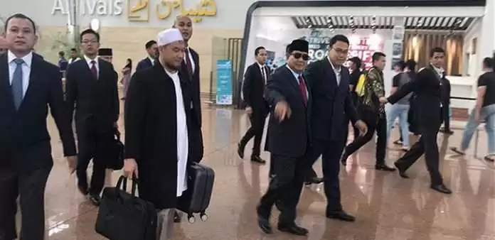 Direktur Pertamina Terbang Bersama Prabowo