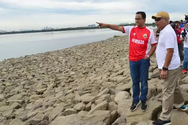 Misteri Upacara Anies di Pantai Reklamasi