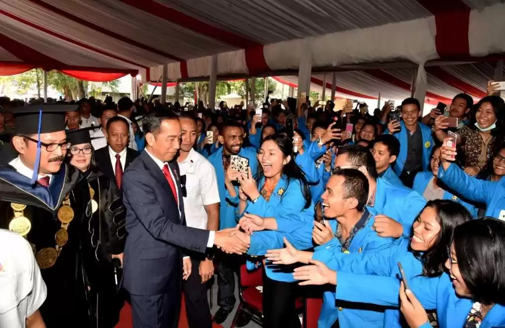 Rektor Asing, Jurus Politik Jokowi