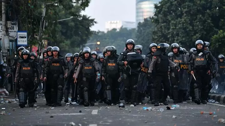 Salah Cara Polisi Hadapi Demo?