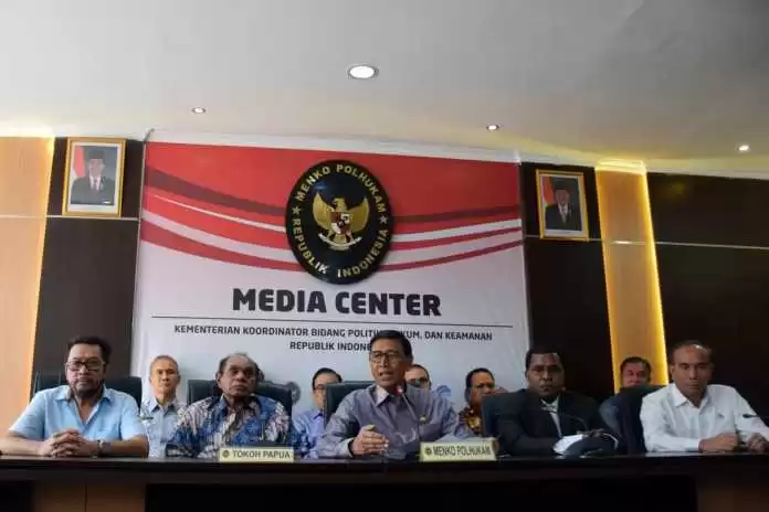 Menteri Polhukan2