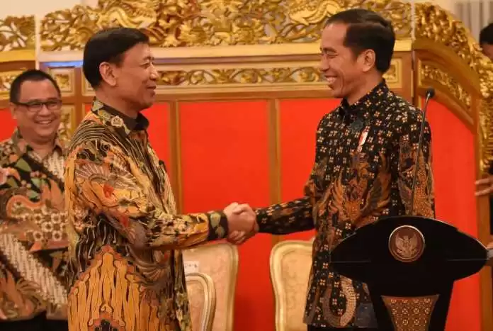 Wiranto bersama Jokowi