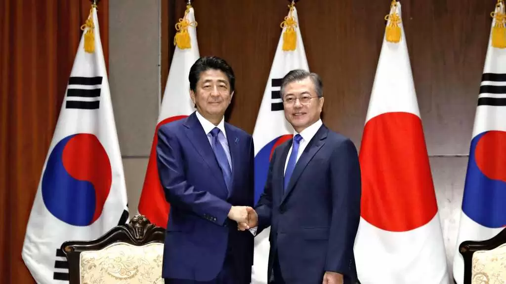 Ekonomi Politik Smartphone Jepang vs Korsel