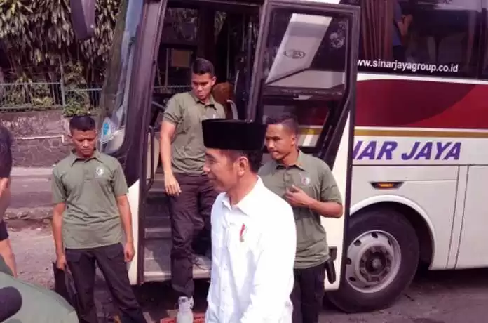 Jokowi dan Ironi Bus Ugal-ugalan