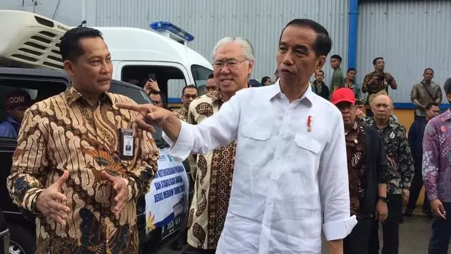 Jokowi vs Buwas di Ujung Bulog