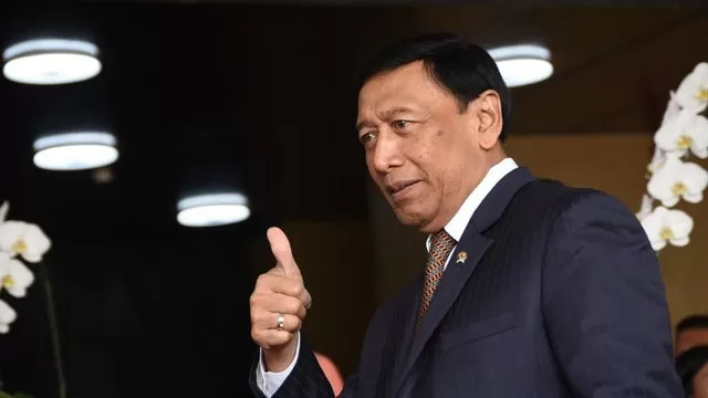 Menguak Paradoks Ambisi Politik Wiranto