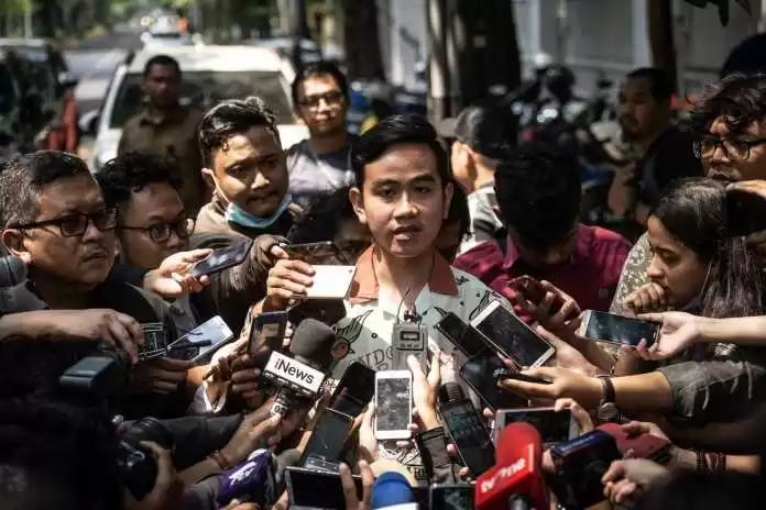 Mencari Amunisi Lawan Dinasti Politik