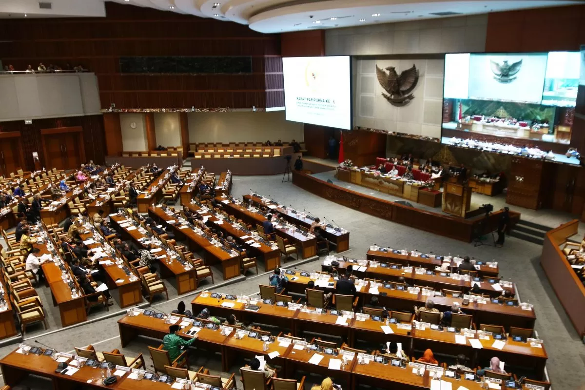 Corona DPR Jadi Ajang Percontohan