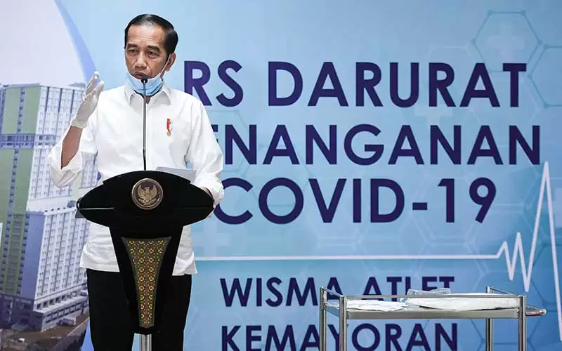 Presiden Jokwi memberikan keterangan pers terkait pendirian Rumah Sakit Darurat Penanganan Covid-19 di Wisma Atlet Kemayoran, Jakarta.