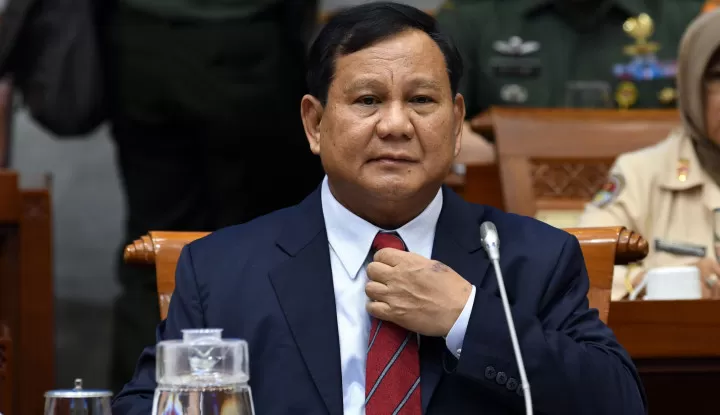 Peran Menteri Pertahanan Prabowo Subianto dipertanyakan terkait penanggulangan Covid-19