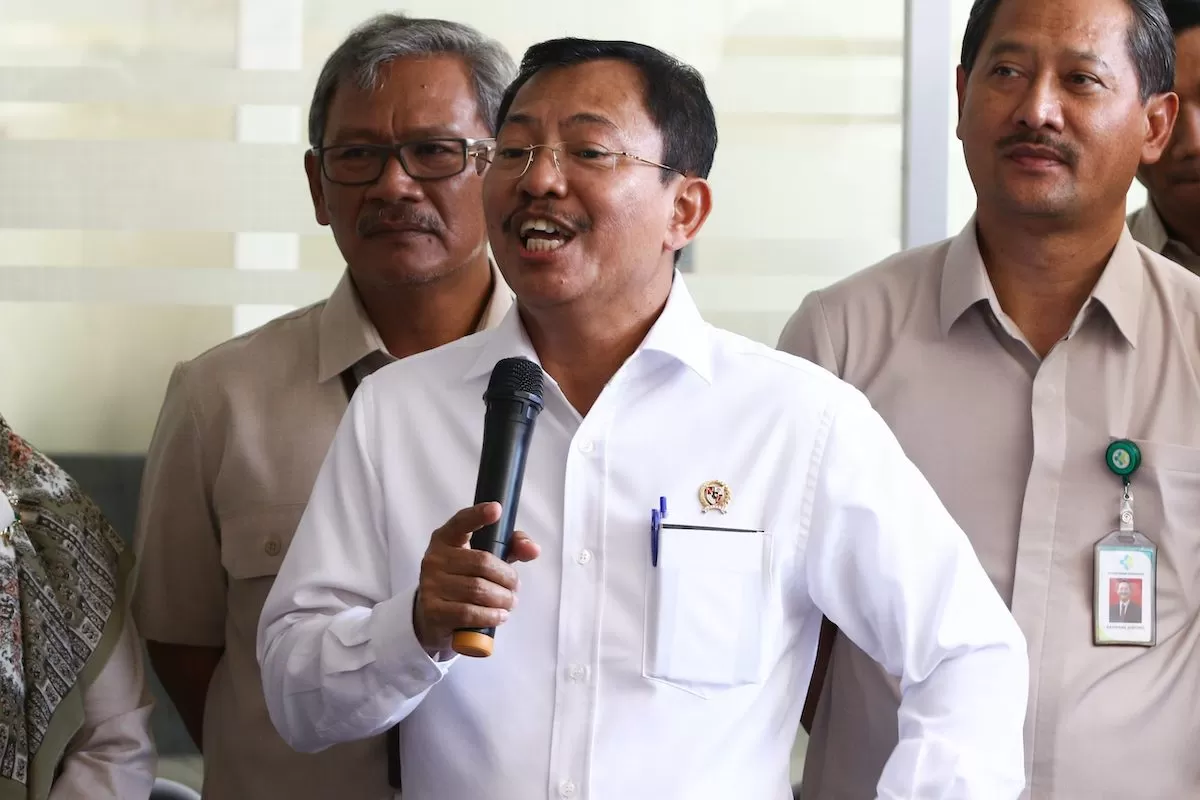 Antara Corona Ekonomi Politik dan Dagelan