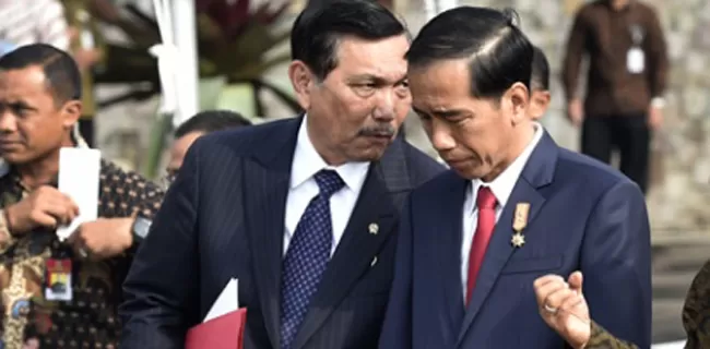 Presiden Jokowi dan Menkomarves Luhut Binsar Pandjaitan