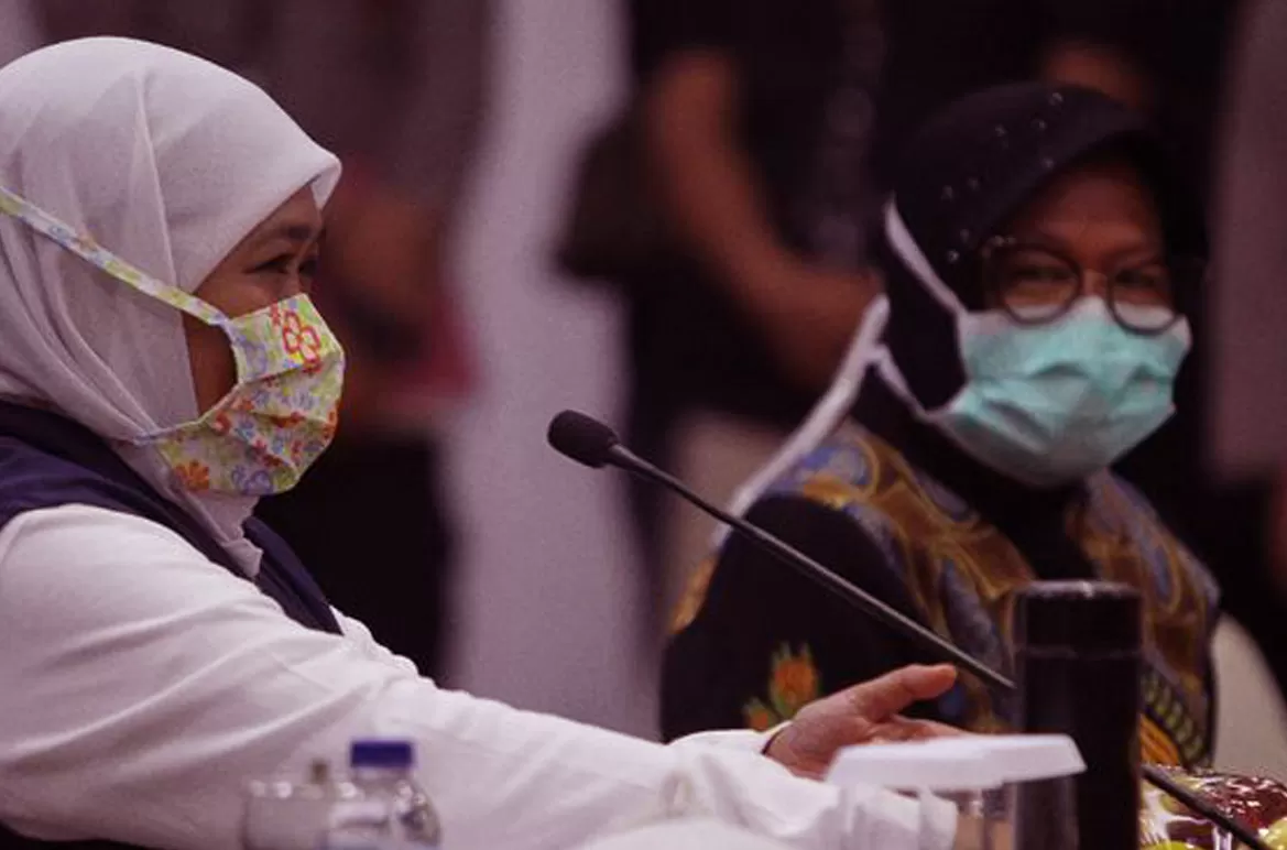 Khofifah Bikin Risma Babak Belur?