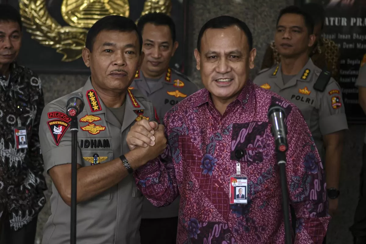 Balapan Polri vs KPK