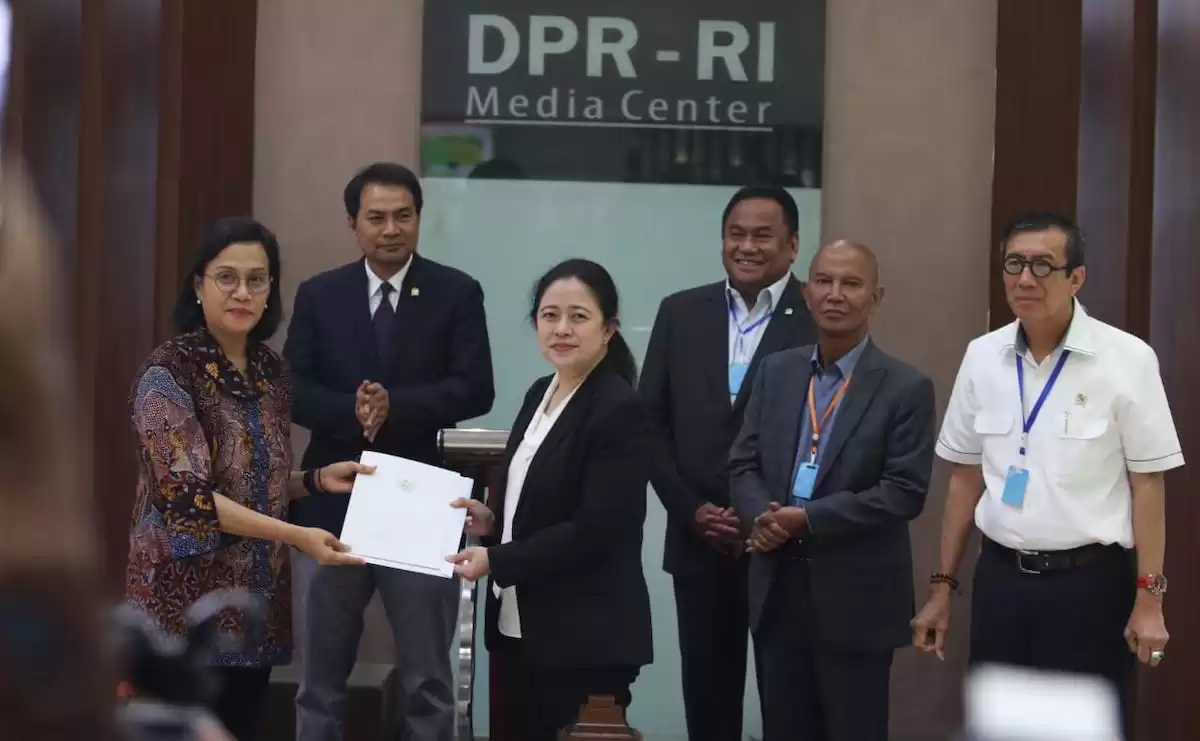 Ada Kemunduran Demokrasi di Tengah Corona