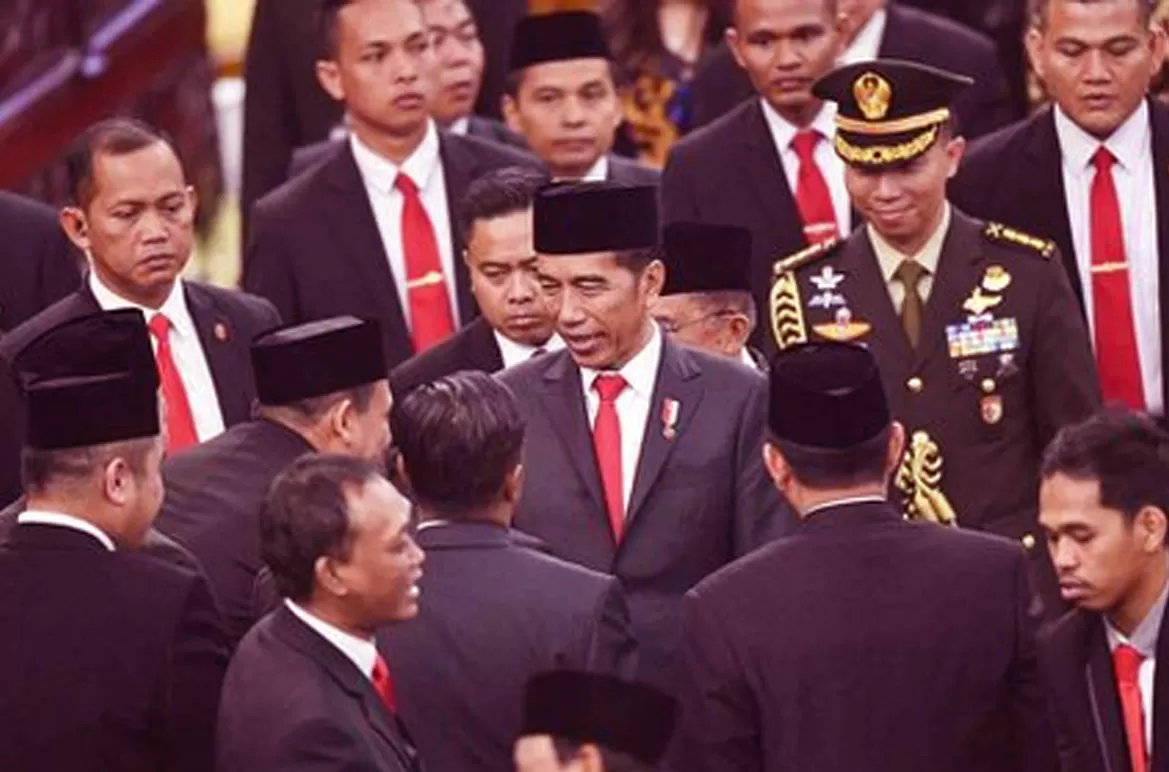 Jokowi Lawan Musuh dalam Selimut?