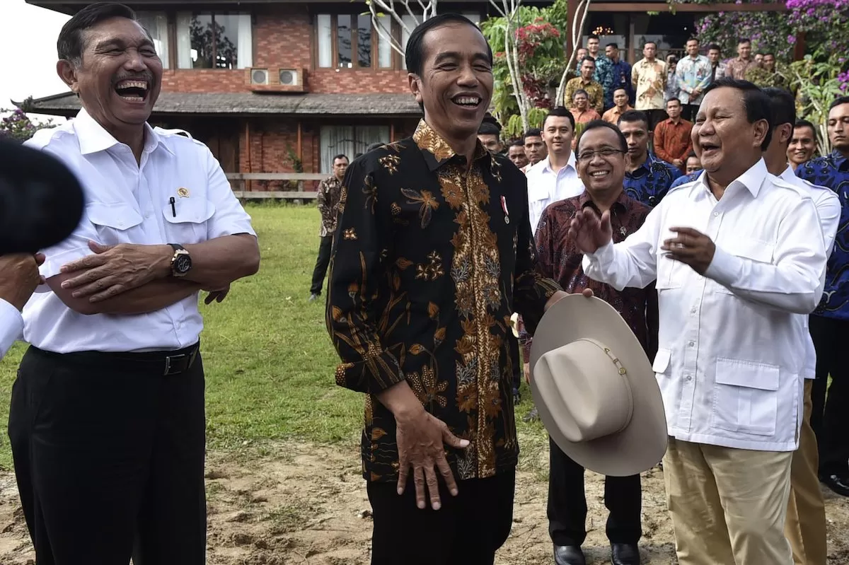 Jokowi di Antara Prabowo Luhut
