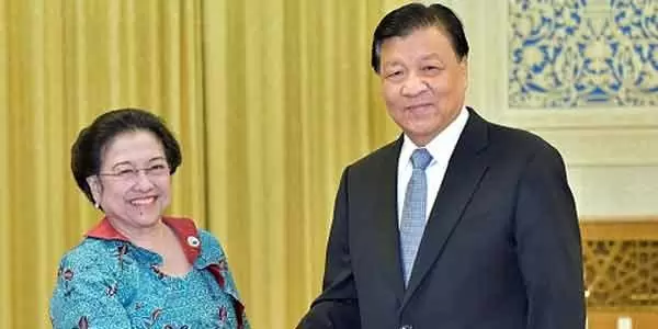 Ketum PDIP Megawati Soekarnoputri bersama dengan Sekjen CC Partai Komunis Tiongkok di Beijing pada 16 Oktober 2015 lalu