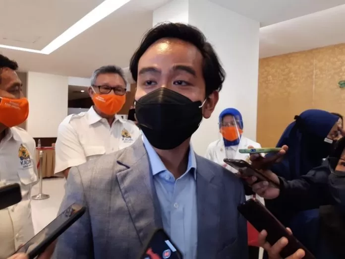 Ketika Pratikno Klarifikasi Gibran