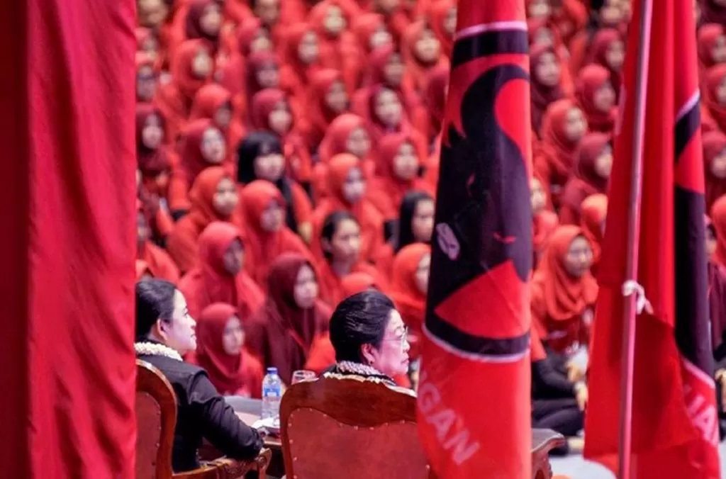 Takhta Mega Mulai Goyang?