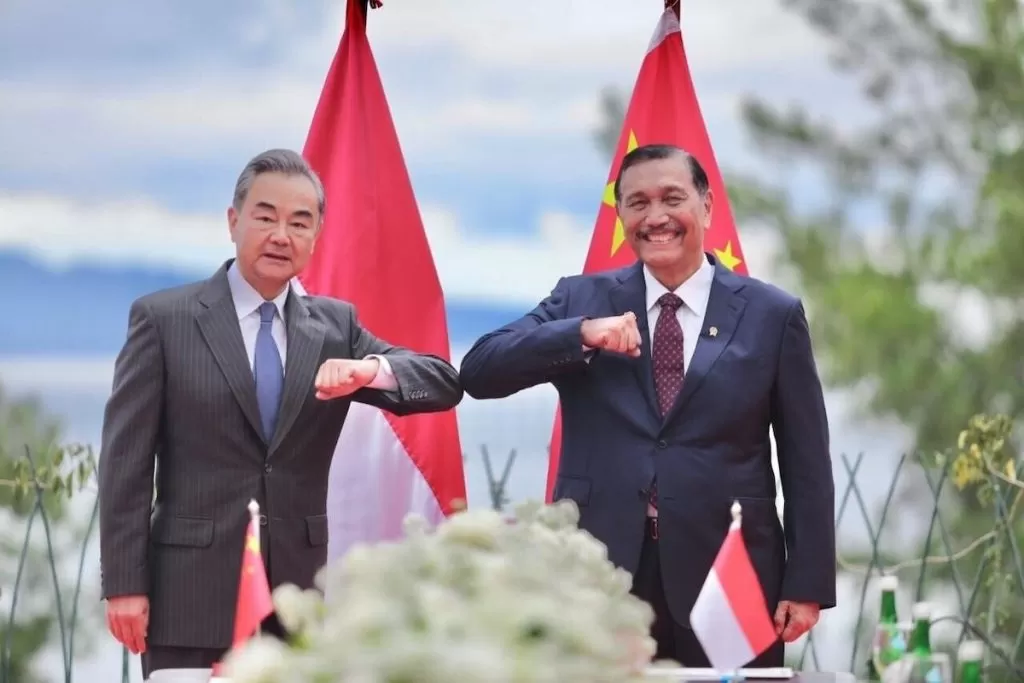 Mengapa Luhut Sayang Tiongkok