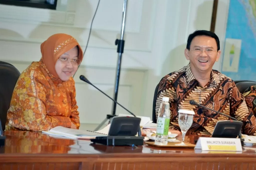 Risma vs Ahok Tegas Mana