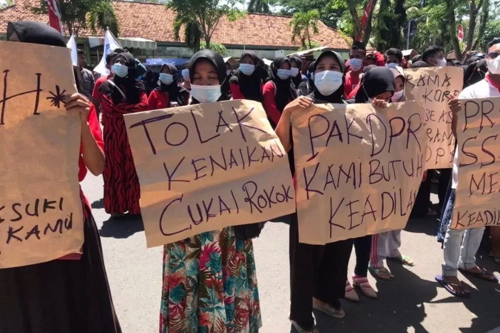 Cukai Rokok Sri Mulyani: Untungkan Siapa?