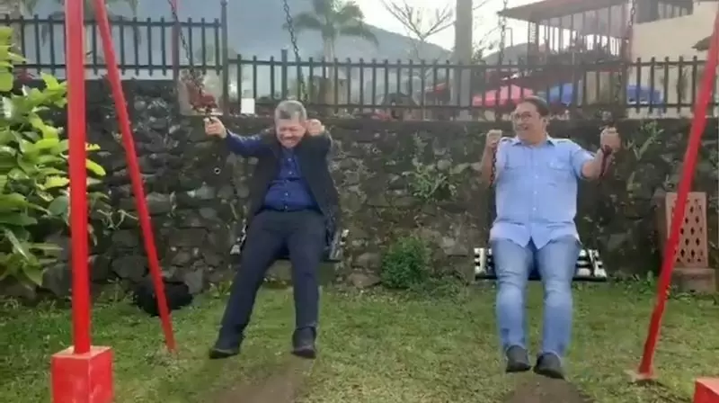 Fadli dan Fahri Berayun Bersama