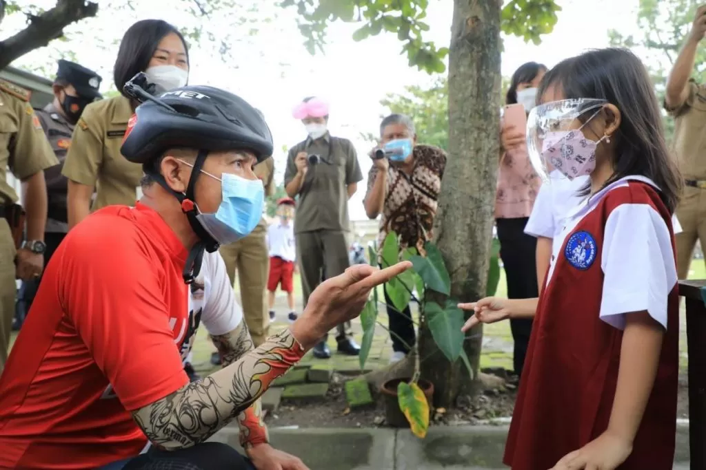 Ganjar Gabung Geng Yakuza