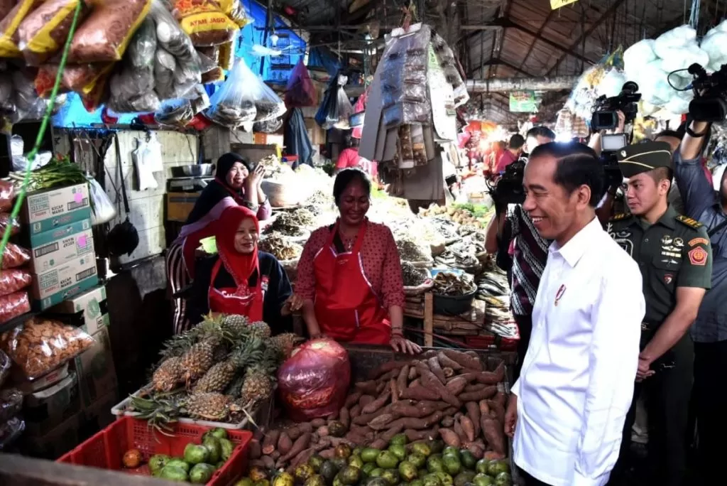 Jokowi dan Mahalnya PCR