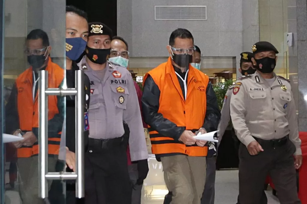 Madam Bansos, PDIP di Ujung Tanduk