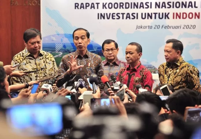 Menguak Strategi Jokowi di Ciptaker