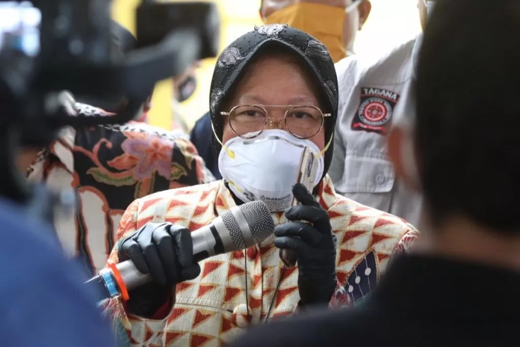 Pasrah Risma Beri Bansos