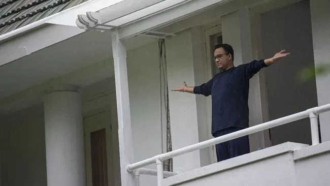 Positif Covid-19, Anies Ungguli Trump?