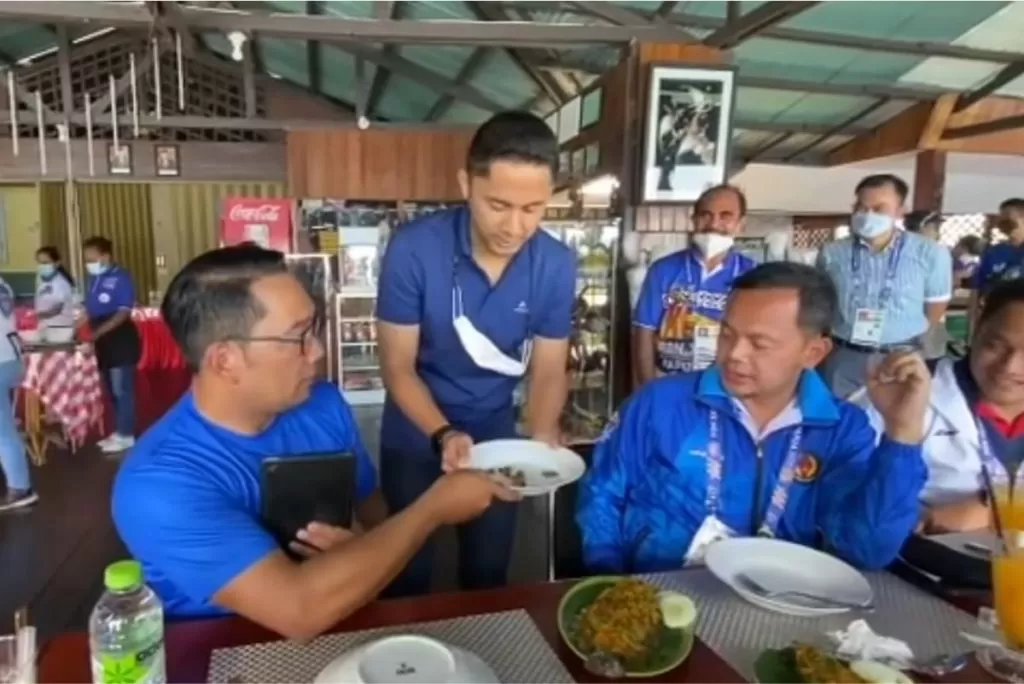 Ridwan Kamil Suka Makan Ulat