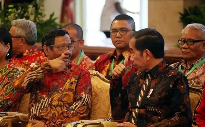 Singgung Medsos, Jokowi Sentil Mahfud?