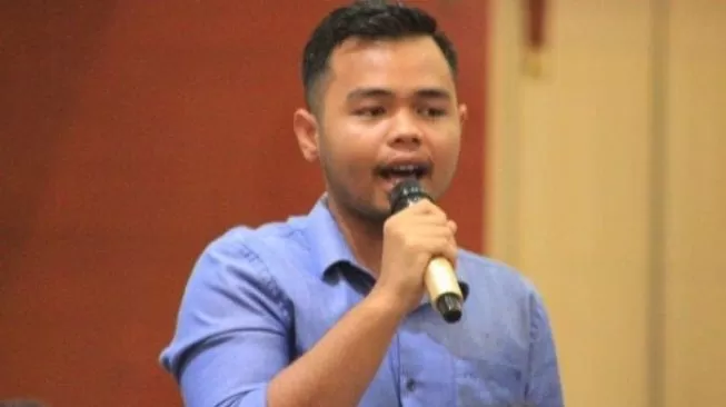 Partai Politik dan Mahasiswa Abadi