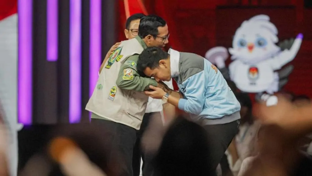gibran rakabuming raka dan mahfud md 169